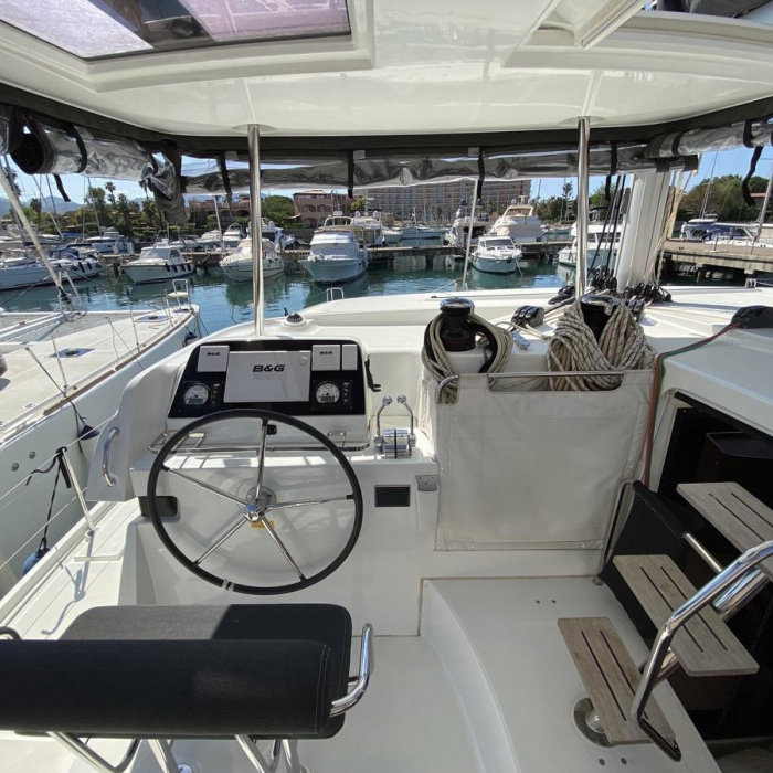 Blue Eyes | Lagoon 42 photo 1