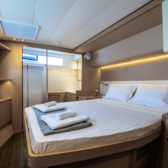 White Pearl | Lagoon 52 photo 19