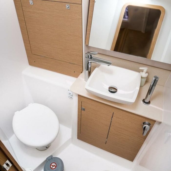 Paris | Dufour 390 photo 43