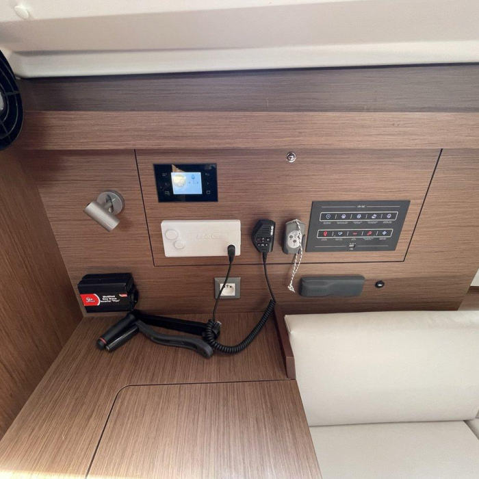Lol | Oceanis 40.1 photo 6