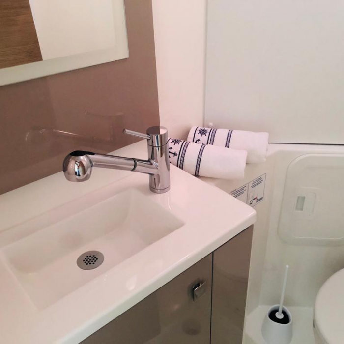 Sailor Venus | Fountaine Pajot Isla 40 photo 12