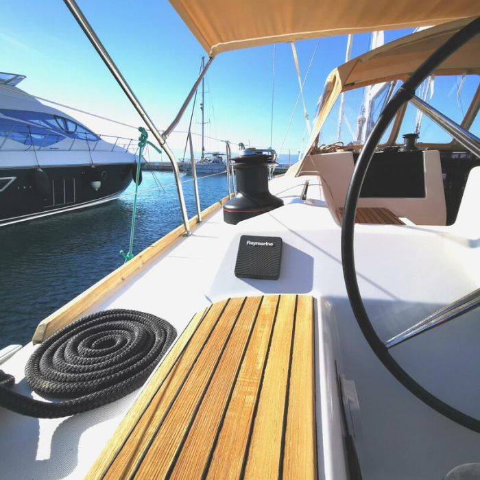 Mega | Dufour 460 photo 8