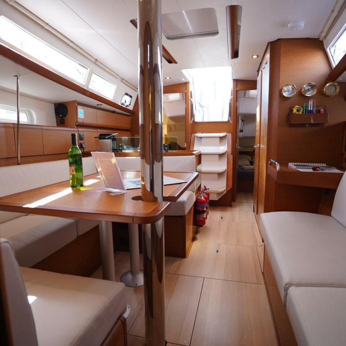 Gin Fizz | Sun Odyssey 389 photo 17