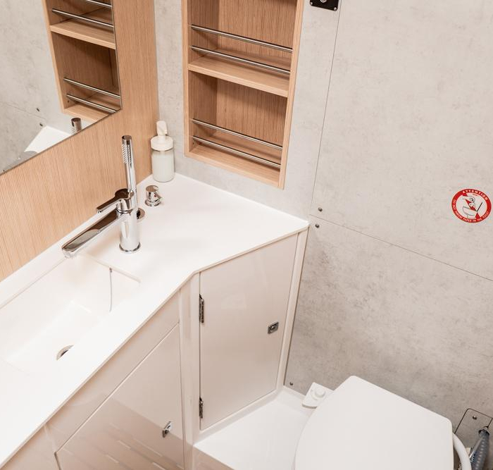 Aruna | Bavaria C42 photo 7