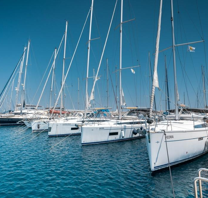 Avra | Bavaria C42 photo 21