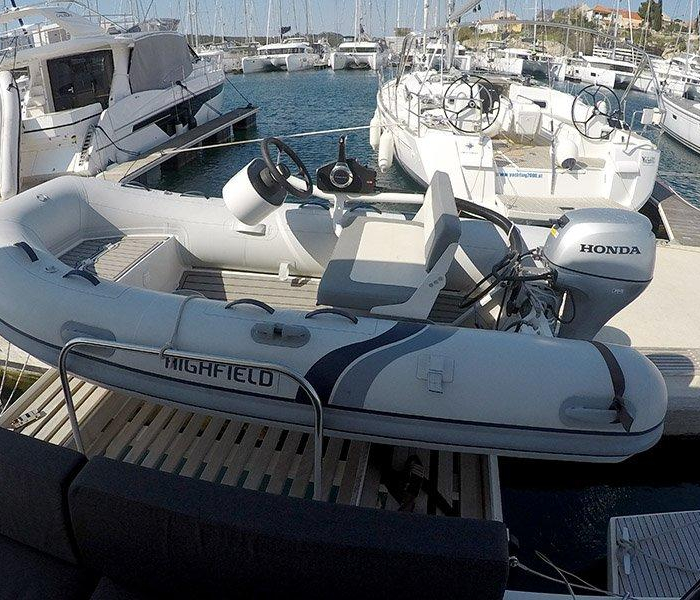 Zuzo I | Lagoon 50 photo 7