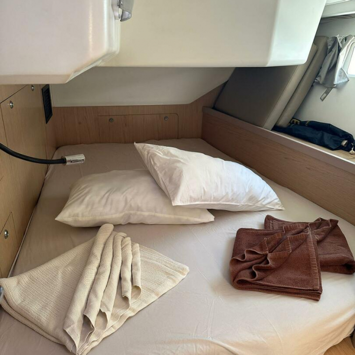 Moonshine | Oceanis 45 photo 20