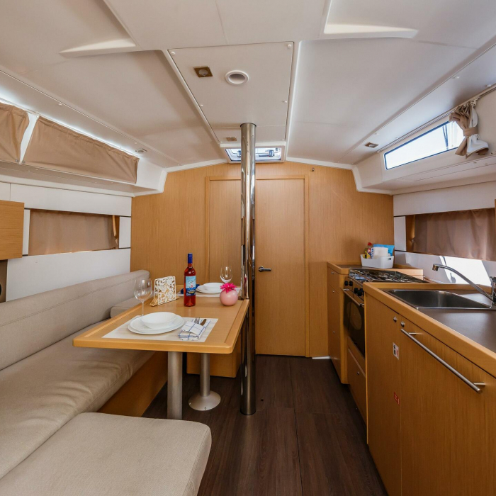 Obsession | Oceanis 38.1 photo 6