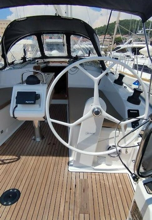 Mia | Bavaria Cruiser 37 photo 2