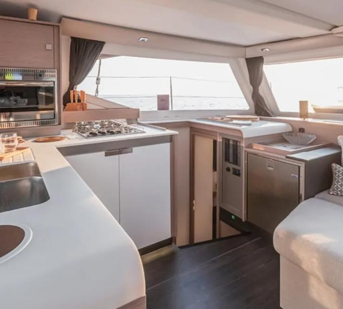 Kebitree | Fountaine Pajot Isla 40 photo 4