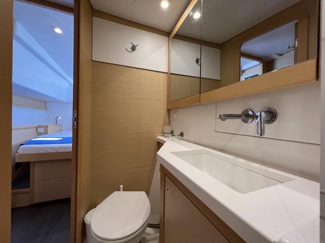 Mariano | Lagoon 450 Flybridge photo 10