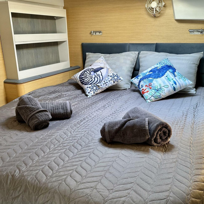 Infinity | Lagoon 500 photo 26