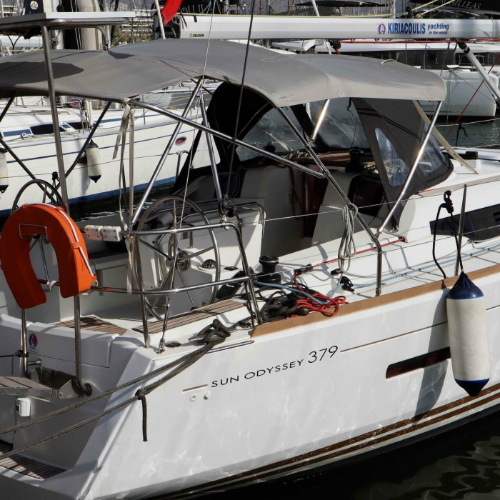 OYSTER SHELL | Sun Odyssey 379 photo 3