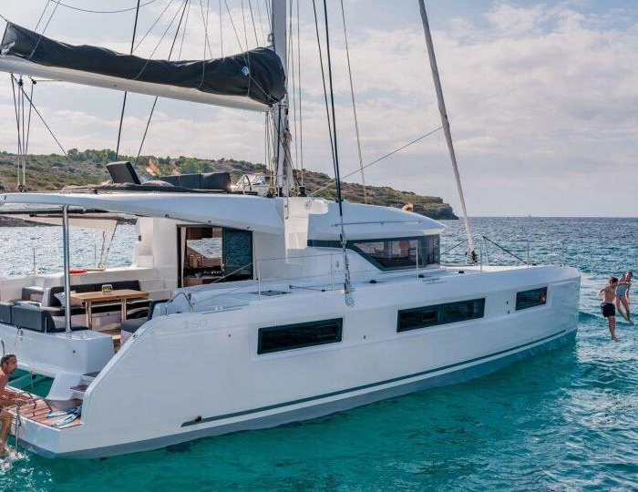 Mondango | Lagoon 46 photo 6