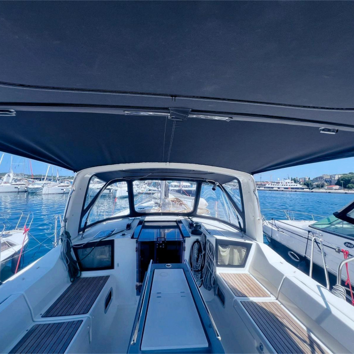 Office 2 | Oceanis 41.1 photo 12