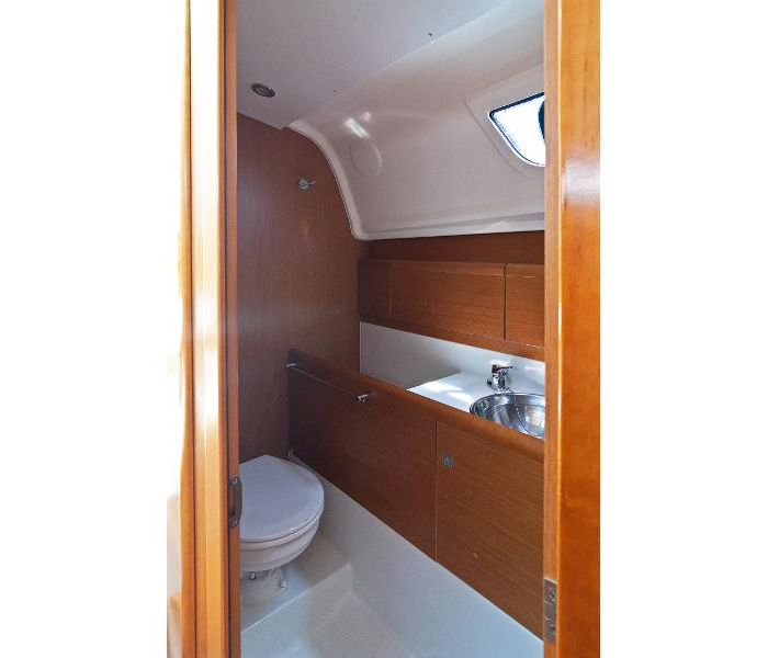 Buena Suerte | Sun Odyssey 33i photo 7