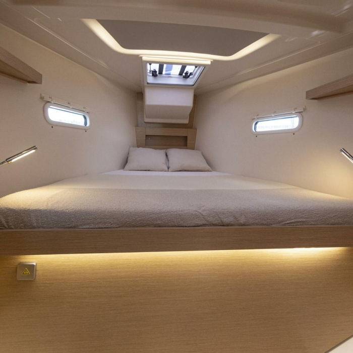 Tecla - Water maker, Solar Panel - BOTH SAILS triradial, Retractabile Bow Trust | Hanse 388 photo 9