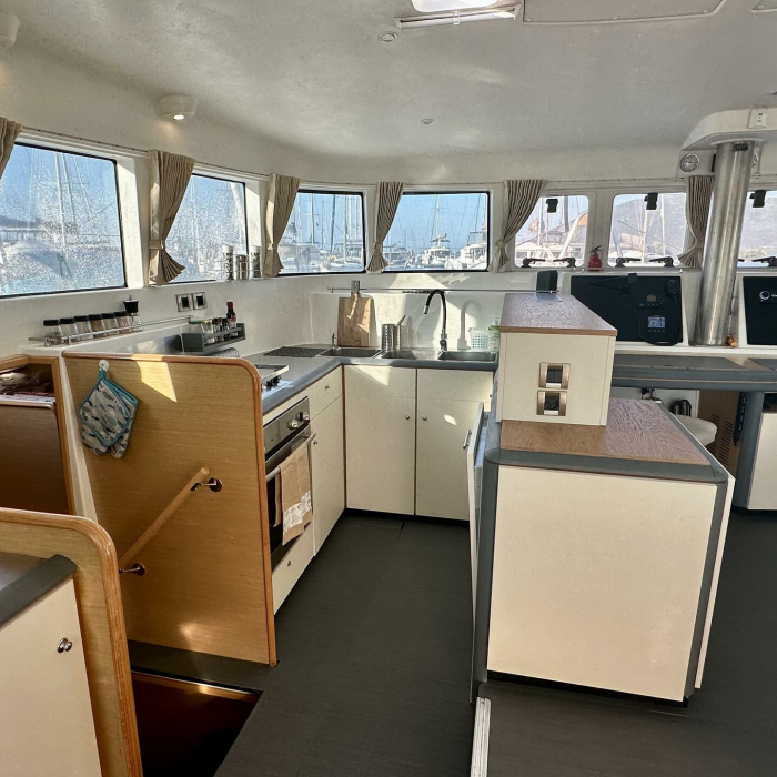 Infinity | Lagoon 500 photo 16