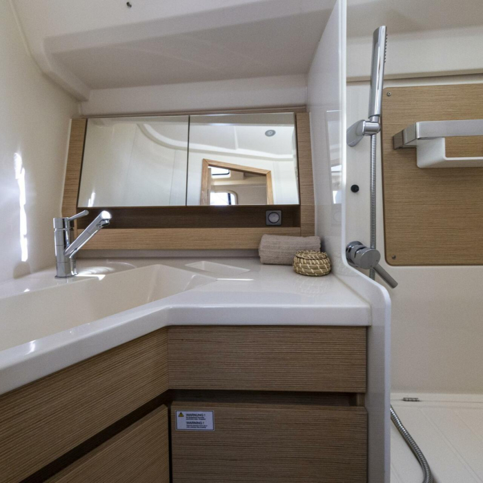 Tecla - Water maker, Solar Panel - BOTH SAILS triradial, Retractabile Bow Trust | Hanse 388 photo 10