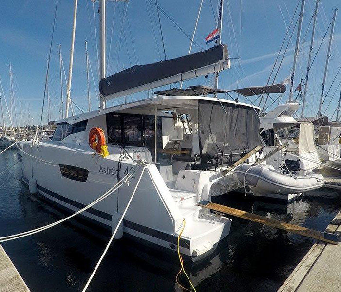 Imagine | Fountaine Pajot Astrea 42 photo 2