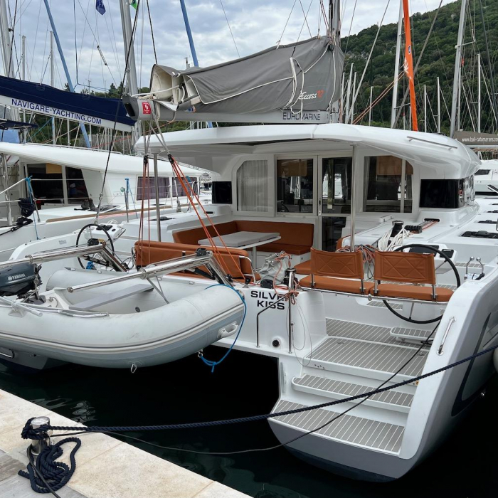 Silver Kiss | Excess 12 photo 3