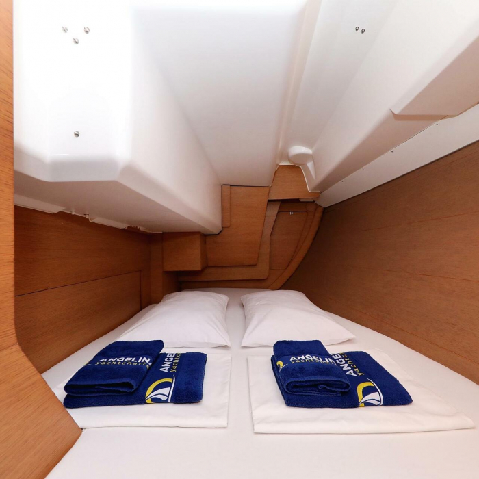 Sweet Lady | Dufour 350 GL photo 7