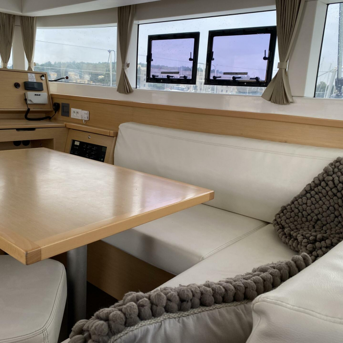 Nirvana | Lagoon 39 photo 18