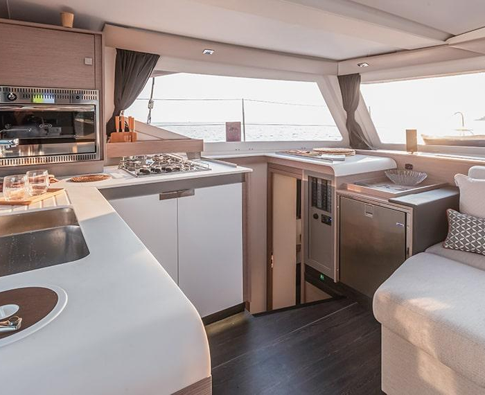 QUARDA JEEPI | Fountaine Pajot Isla 40 photo 8