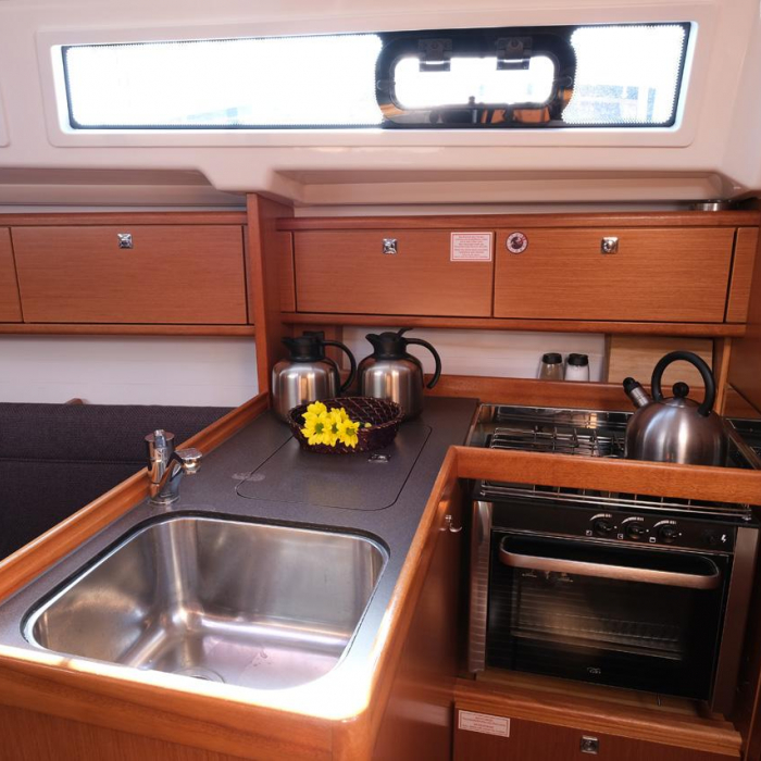 Dory 2 | Bavaria Cruiser 34 photo 6