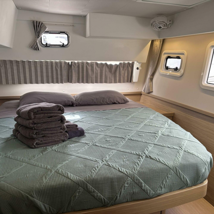 FINE GIRL | Lagoon 42 photo 14