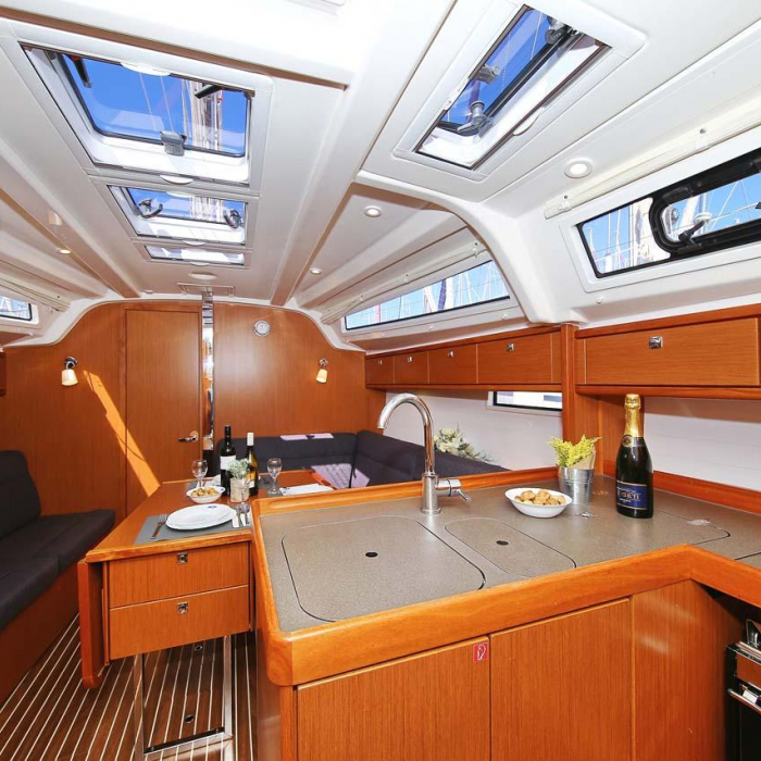 Oracle | Bavaria Cruiser 37 photo 17