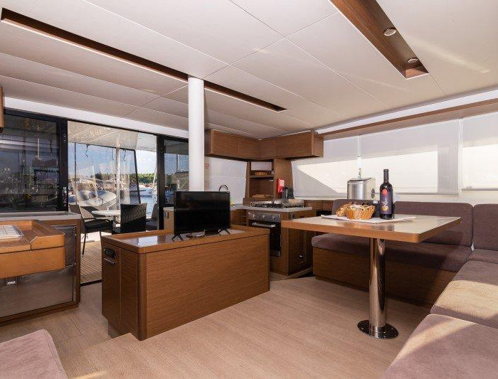 Zuzo I | Lagoon 50 photo 40