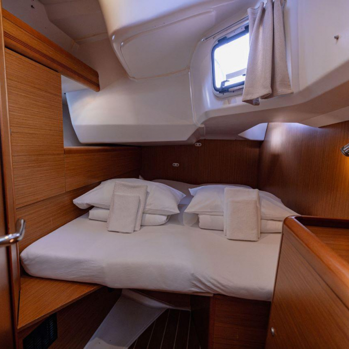 Ana B. | Sun Odyssey 49i photo 1