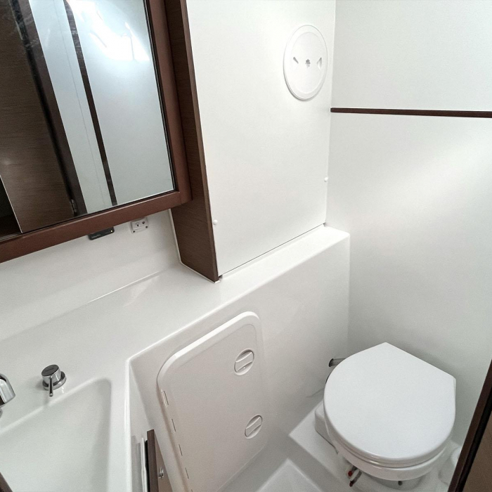 Zoe | Lagoon 42 photo 3