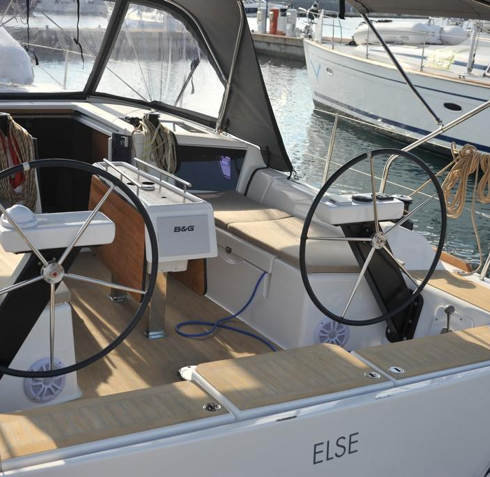 Else | Dufour 360 GL photo 8