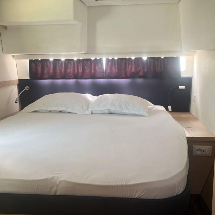 CHRISTOPHINE 2 | Fountaine Pajot Saba 50 photo 10