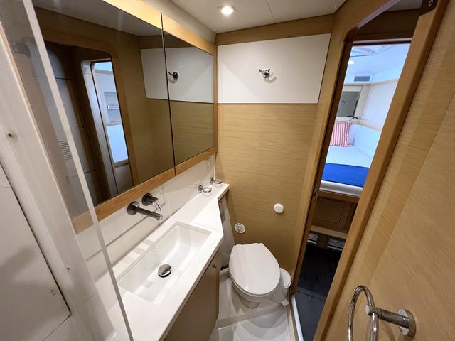 Mariano | Lagoon 450 Flybridge photo 8