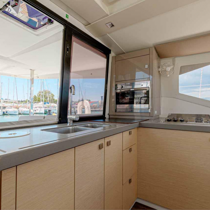 Servus | Fountaine Pajot LUCIA 40 photo 10