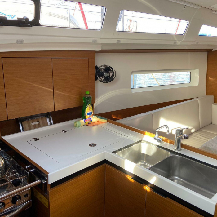 Philippa | Sun Odyssey 380 photo 7