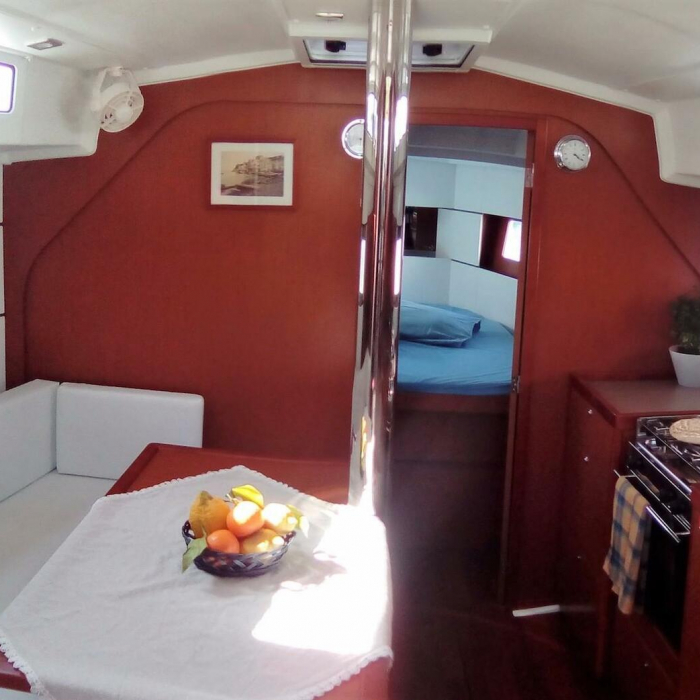 Caroline | Oceanis 38 photo 4