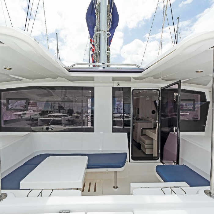 Satisfaction | Leopard 48 A/C & GEN photo 4