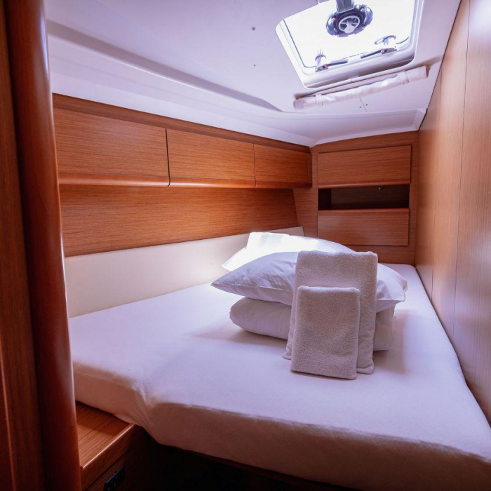 Ana B. | Sun Odyssey 49i photo 7