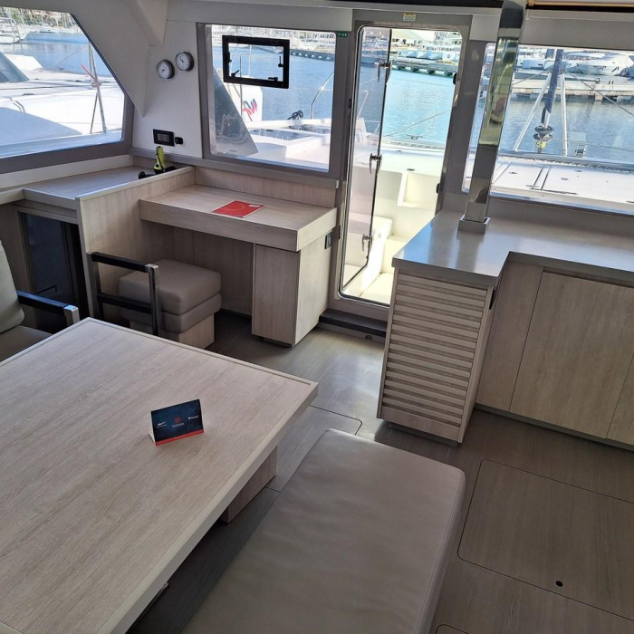 Prince Laurence | Leopard 45 photo 3