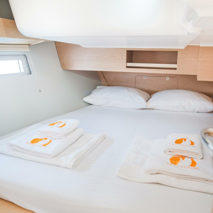 Paris | Dufour 390 photo 22