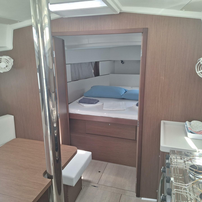 Pura Vida | Oceanis 38.1 photo 3