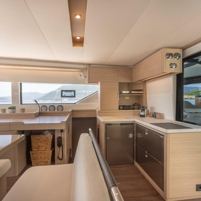 Aranel | Lagoon 51 photo 22