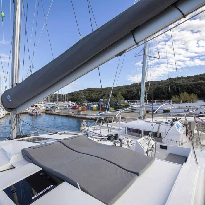 Follow the Sun | Fountaine Pajot Astrea 42 photo 19