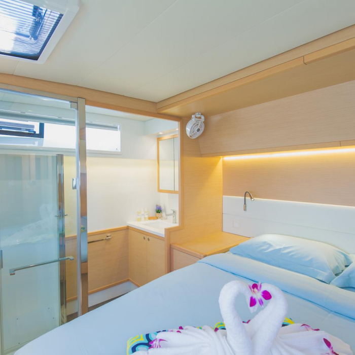 Blue Moon | Lagoon 52F photo 48