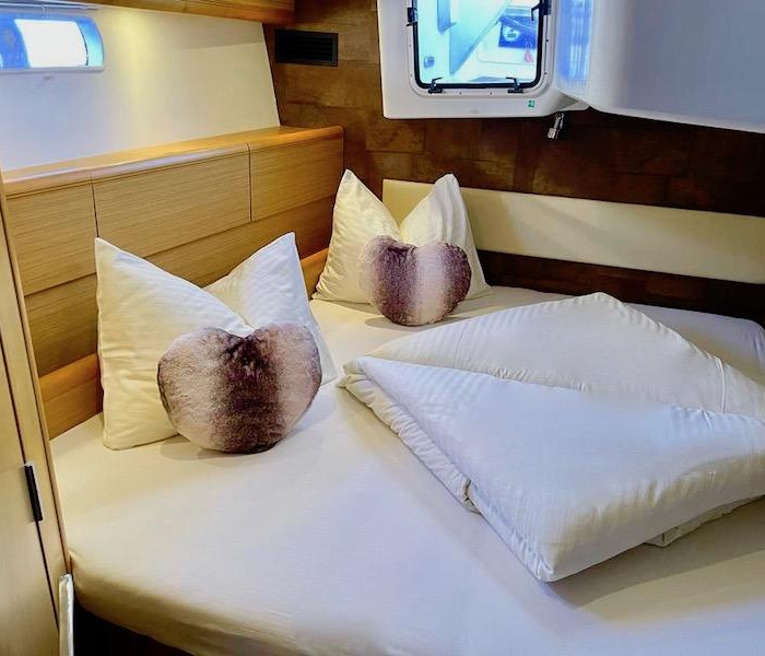 Champagne | Jeanneau 57 photo 10