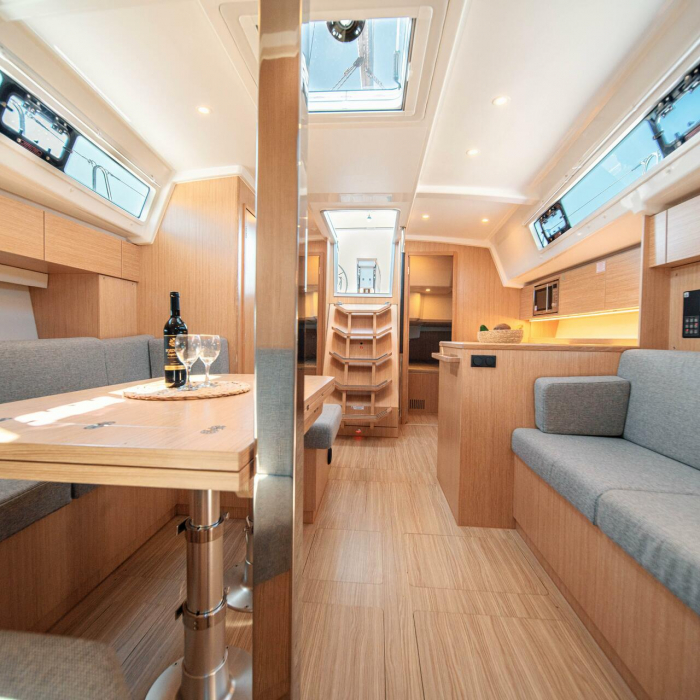 Fiona | Bavaria C42 photo 15